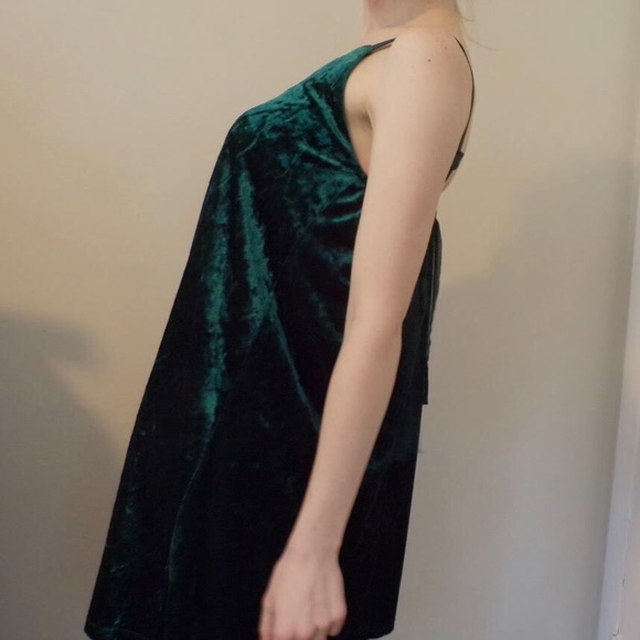 🎉🎉💚💚 NWT Emerald Velvet Chic Dress SM - Picture 4 of 13